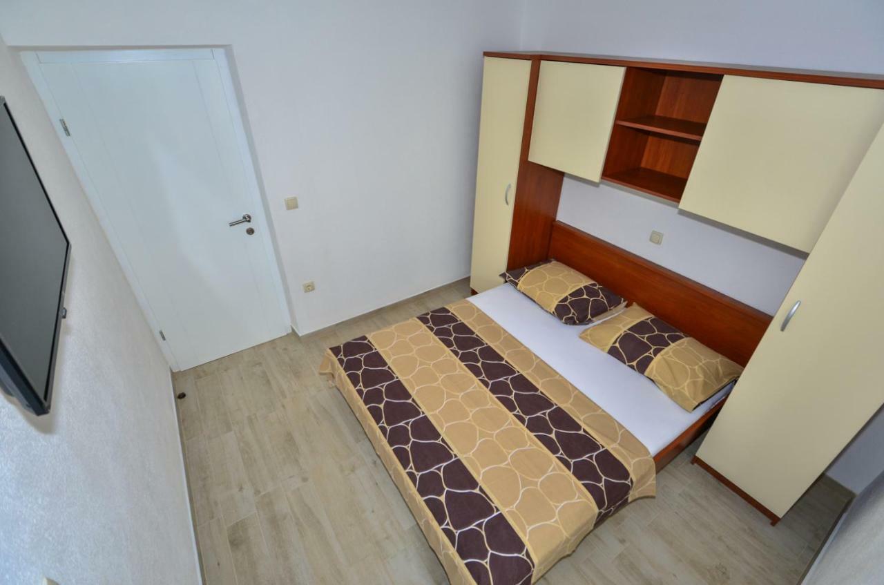 Apartmani Dina Makarska Exterior foto