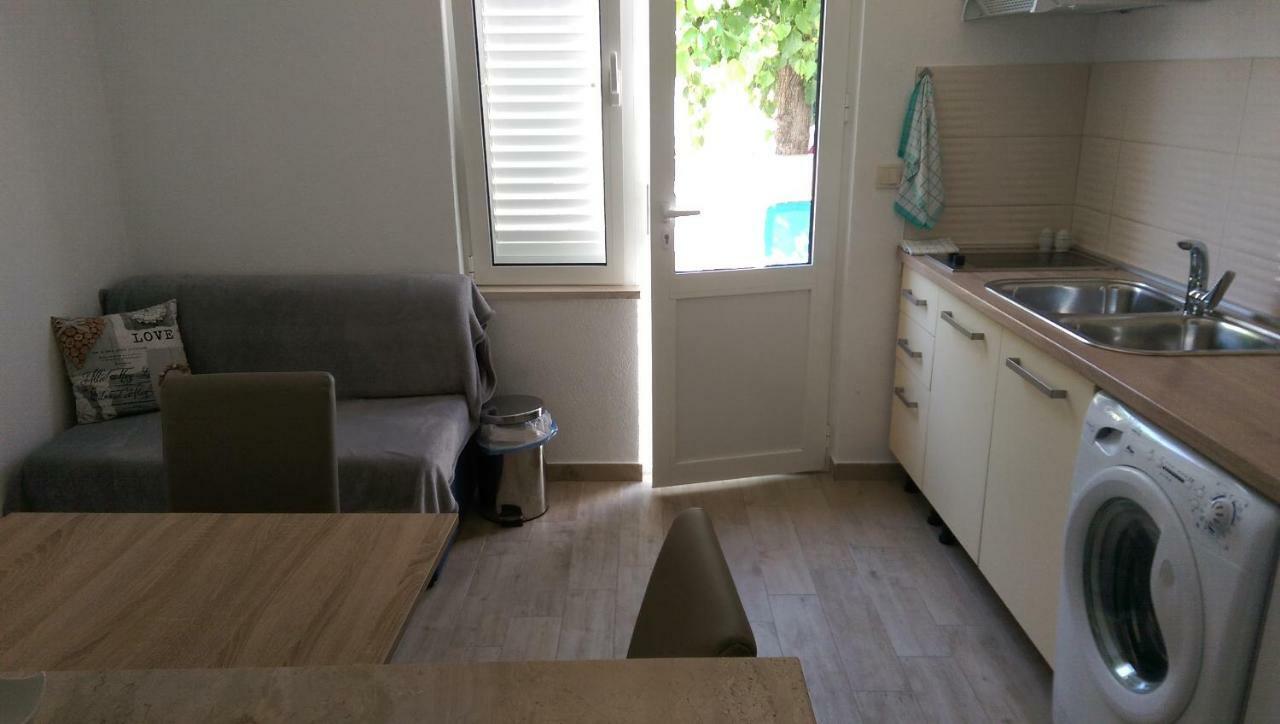 Apartmani Dina Makarska Exterior foto