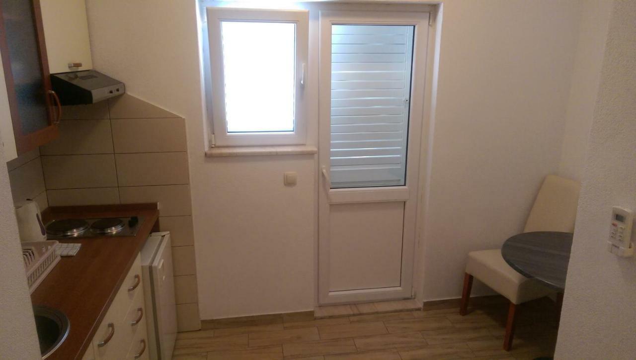 Apartmani Dina Makarska Exterior foto