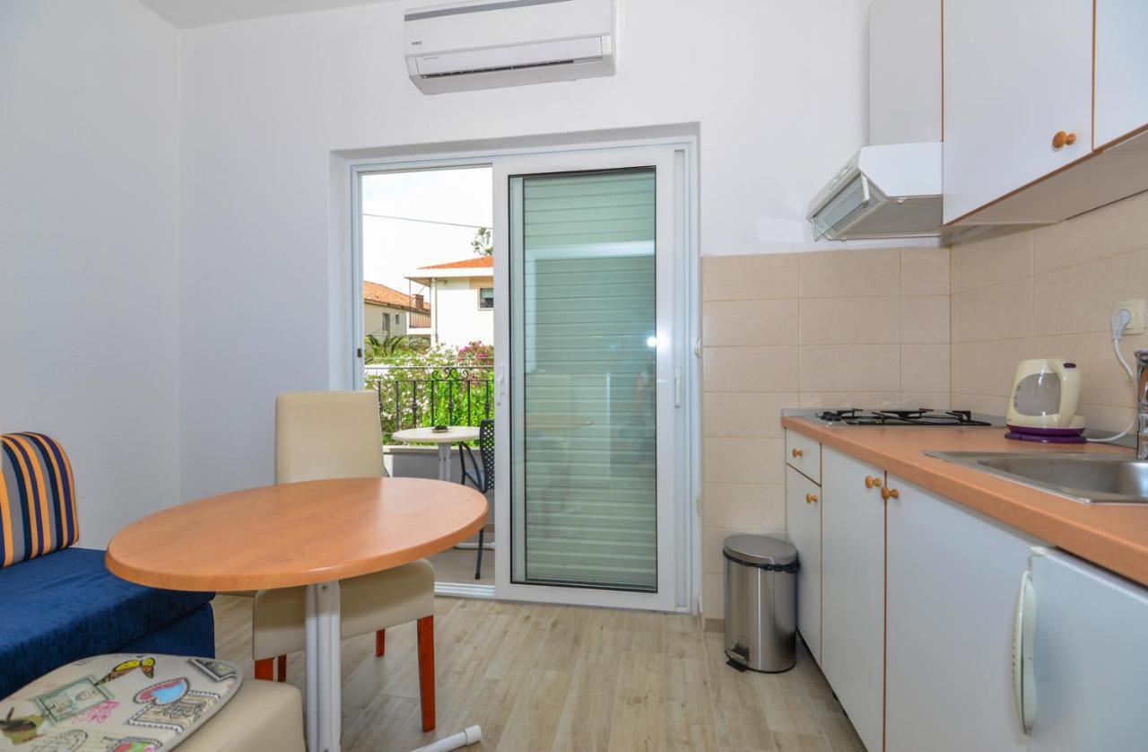 Apartmani Dina Makarska Exterior foto